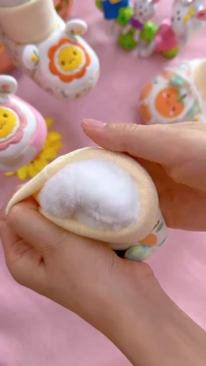 Flower-Faced Plush Toys ๐ธ๐งธ With Embroidered Details & Dress-Up Appeal โ Multi-Color Variants - Image 2