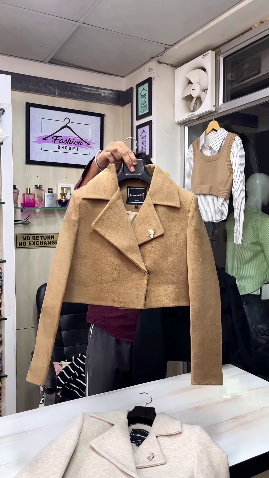 Premium Cropped Wool Blazer Jacket in Luxe Neutrals 🤎✨ - Image 3