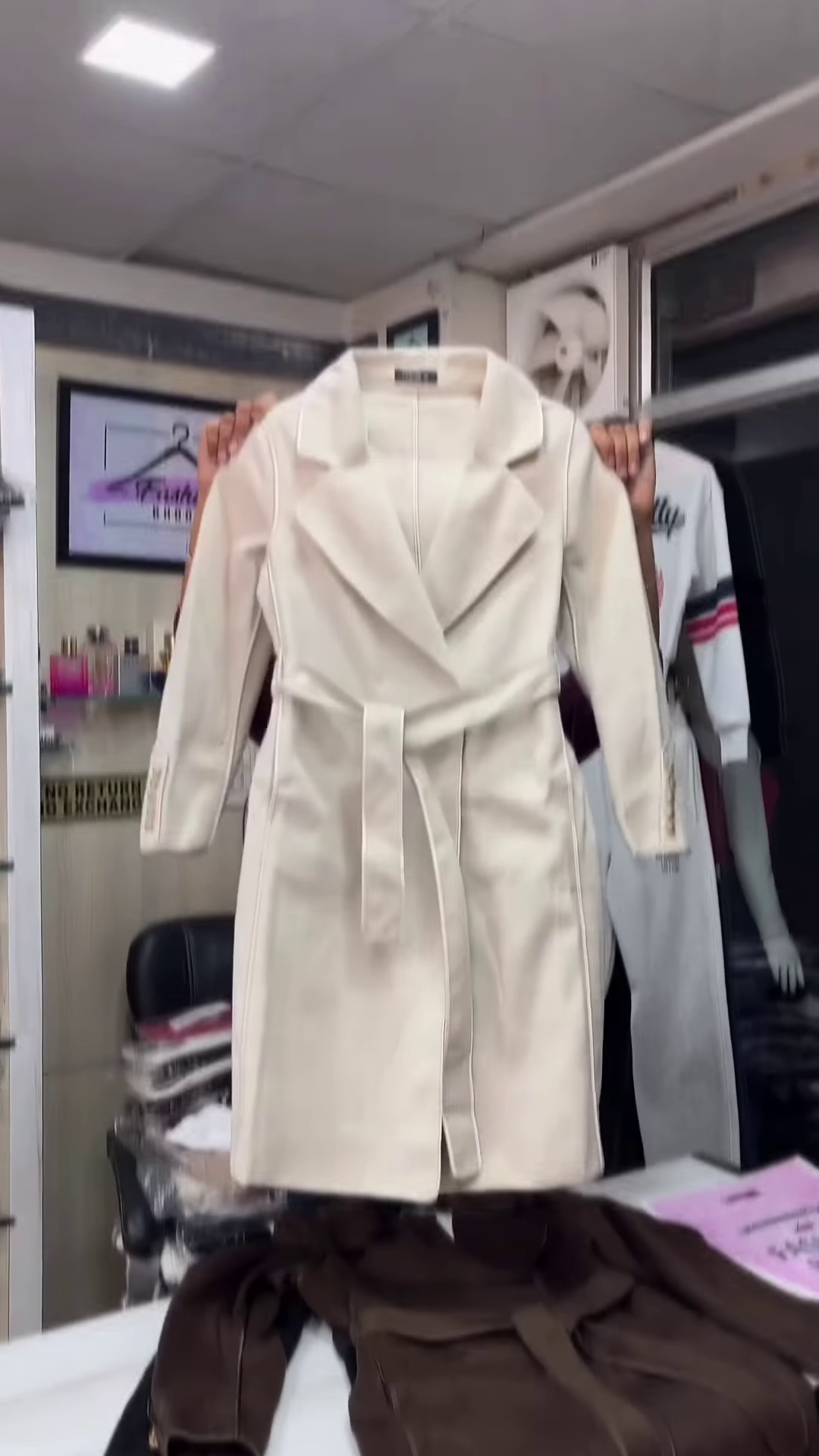 Chic Belted Winter Trench Coat Collection π€β¨