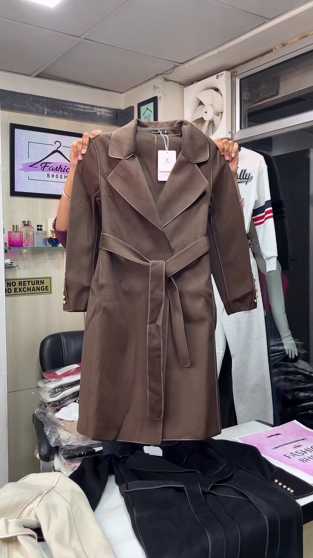 Chic Belted Winter Trench Coat Collection π€β¨ - Image 3